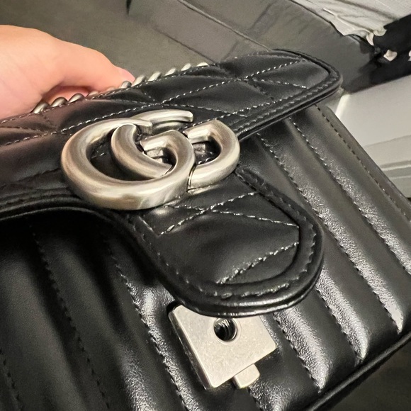 GG Marmont mini shoulder bag - Picture 6 of 9